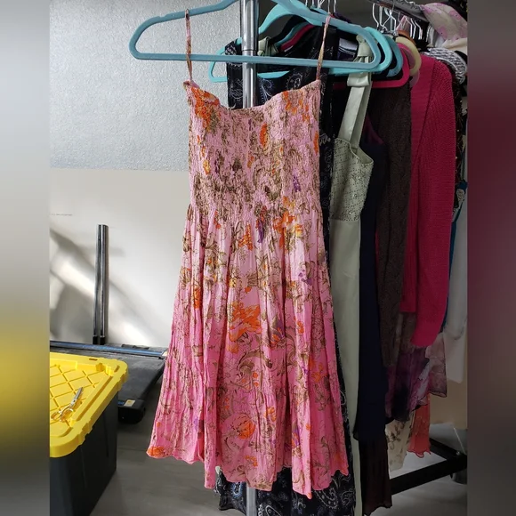 Pink Apple midi dress - Picture 3 of 3